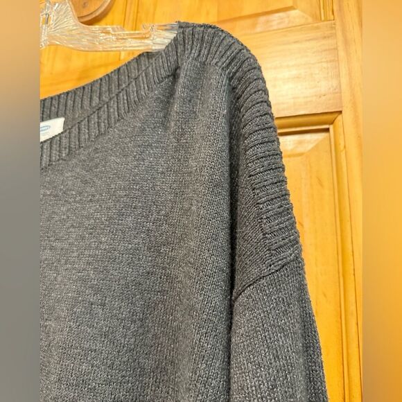 Old Navy size L pretty, cozy charcoal sweater - Picture 4 of 8